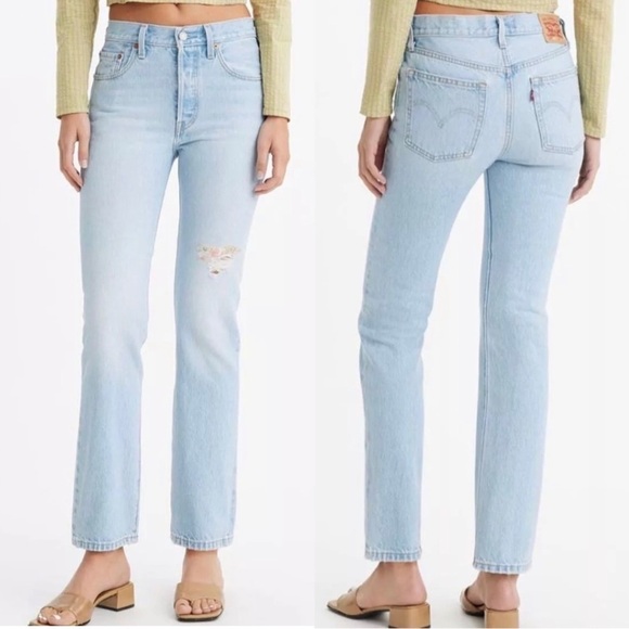 NWT Levi’s 501 Original High Rise Jeans Light Wash Floral Patch Distressed - Picture 1 of 7